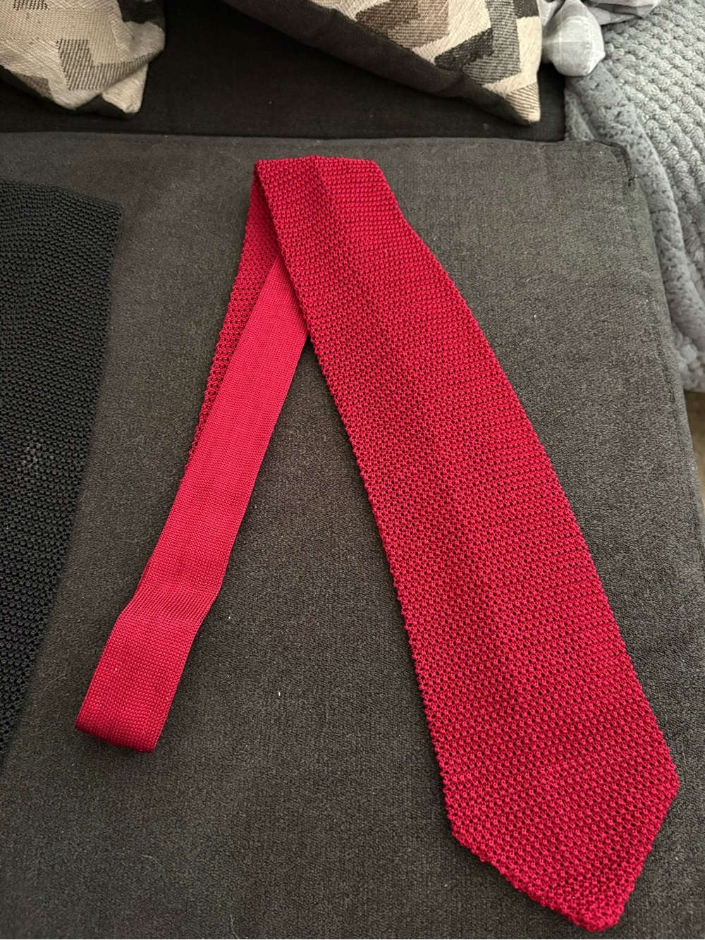 Vintage Donna Karan Red Knit Silk textured tie